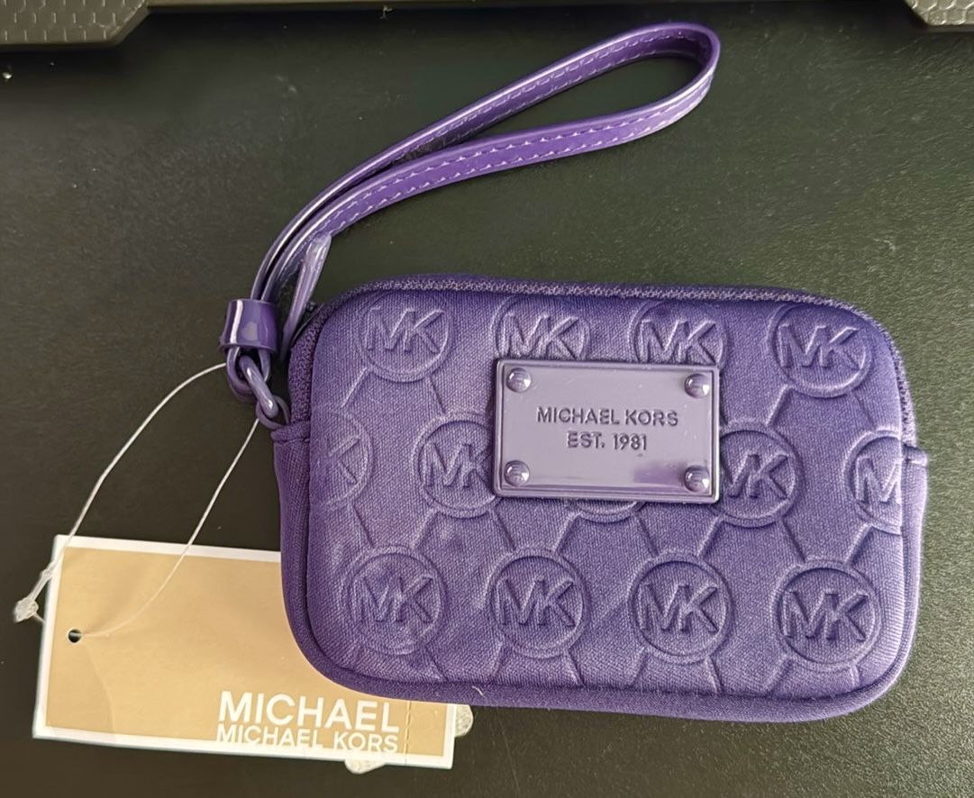 Michael Kors Neoprene Wristlet (Purple)