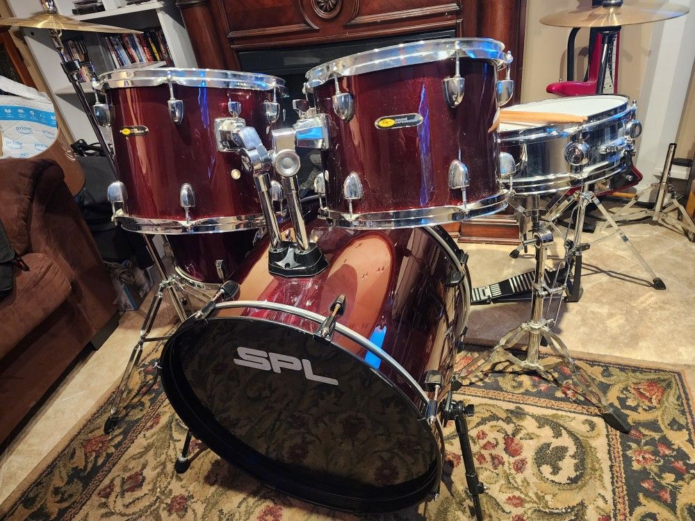 Complete 5 Pc. Drum Set W Cymbals And Stands for Sale in Plainfield, IL