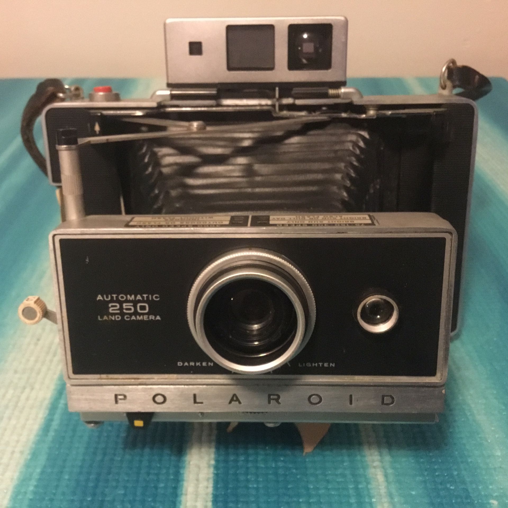 Polaroid 250 Automatic Land Camera. Instant Film Vintage