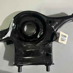 OE Rear Control Arms for Nissan Altima / Maxima