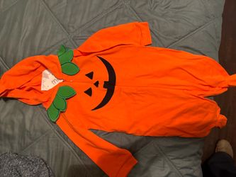 Pumpkin outfit