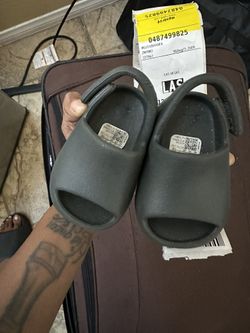 Infants Yeezy Slides