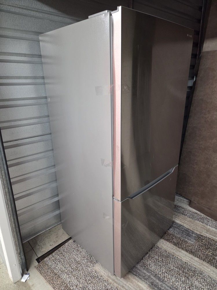 Insignia™ - 18.6 Cu. Ft. Bottom Freezer Refrigerator with ENERGY STAR Certification - Stainless Steel