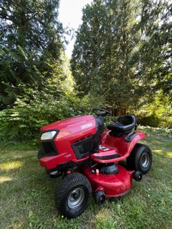 FS: Craftsman T2500 Mower Riding Lawnmower