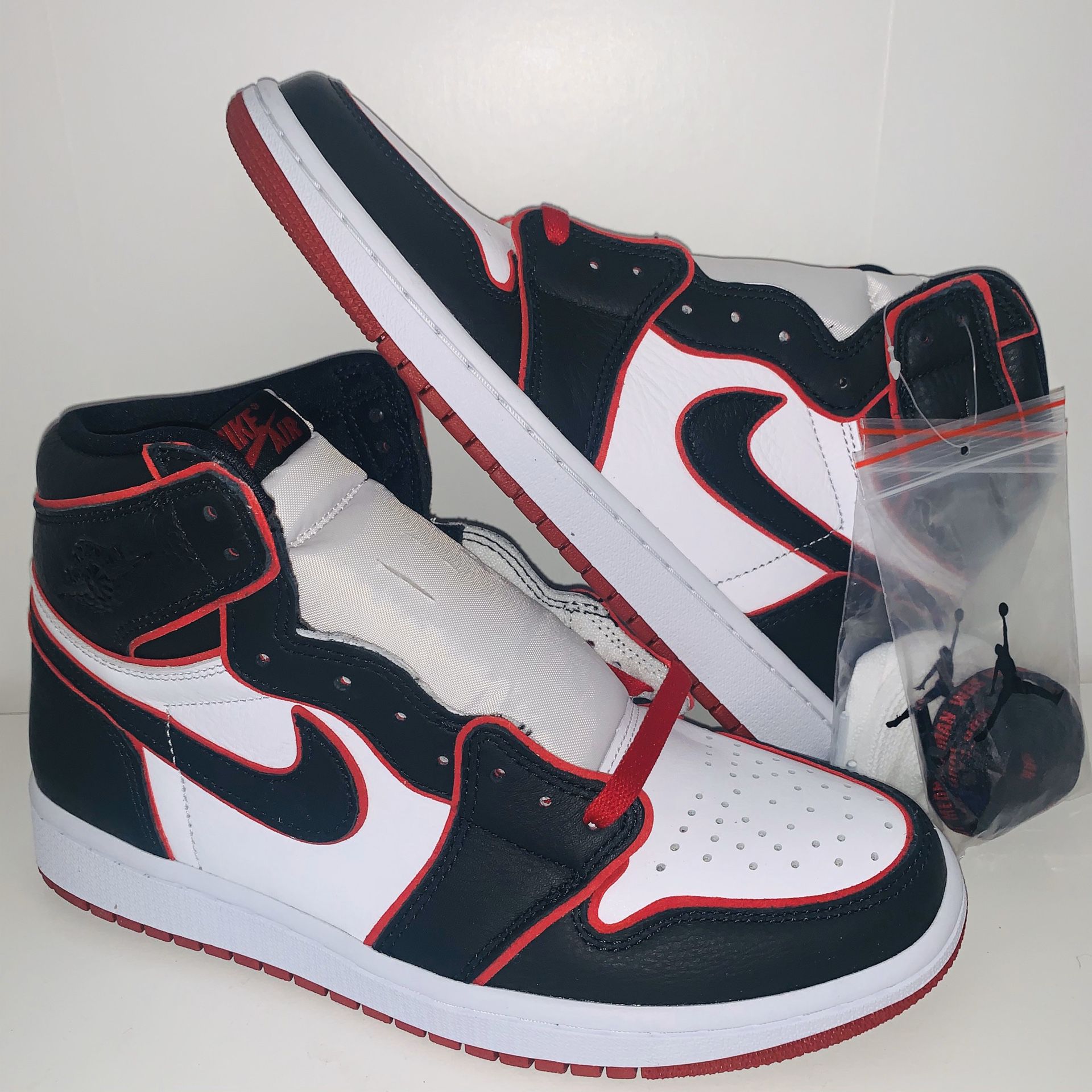 Nike Air Jordan 1 Retro High OG Men’s size 8.5 Bloodline Meant to Fly 555088-062 NEW