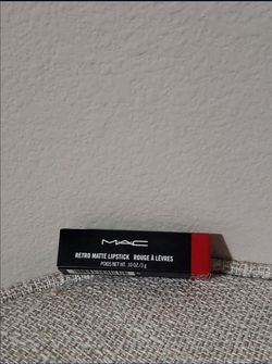 New Mac Retro Matte Lipstick Ruby Woo