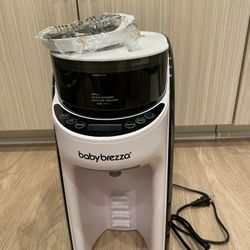 (New/Unused)Baby brezza Formula Pro Advanced (not Used)