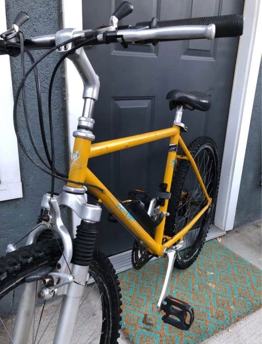 Specialized Mountain Bike With Suspension