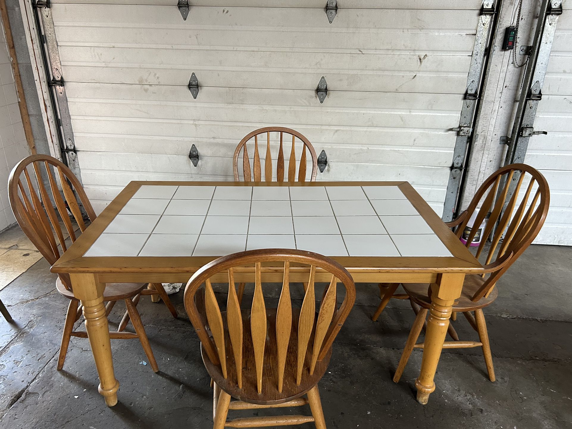 Country Style, Dining Room, Table, And Chairs, Straight Out Of Storage