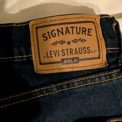 Signature Levi Strauss Jeans