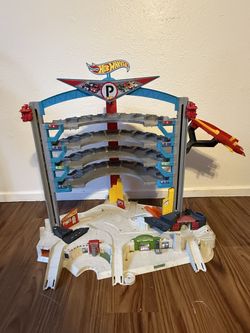 Hot Wheels Parking Playset