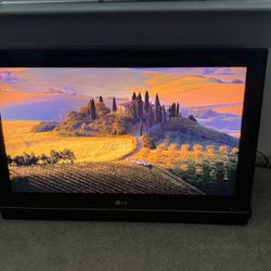 32” Tv with wall mount
