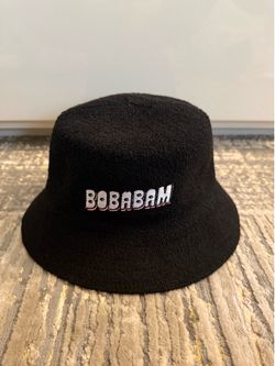 Black bucket hat
