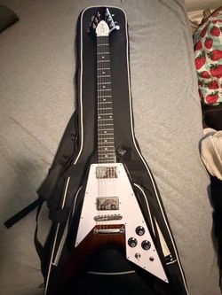 Epiphone 70s flying V