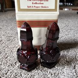 Avon Cape Cod Salt and Pepper Shaker 