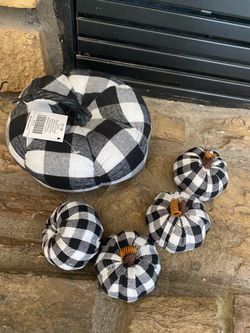 Lot of 5 black and white fall pumpkins