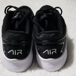 Nike air Max Bolt Womans Size 9.5  Or 8.5 Men's Size 