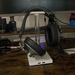 Gaming Head Phones With Stand