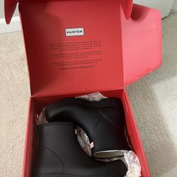 Hunter Men’s Play Short Rain Boots – Black, Size 12 – New in Box