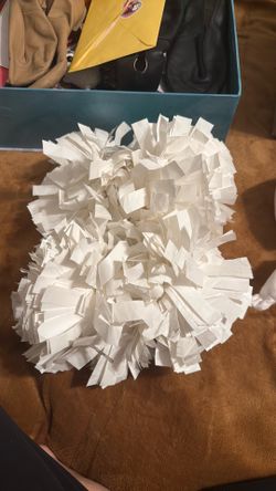 Cheer poms