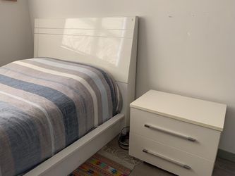BED FRAME + 2 SIDE TABLES