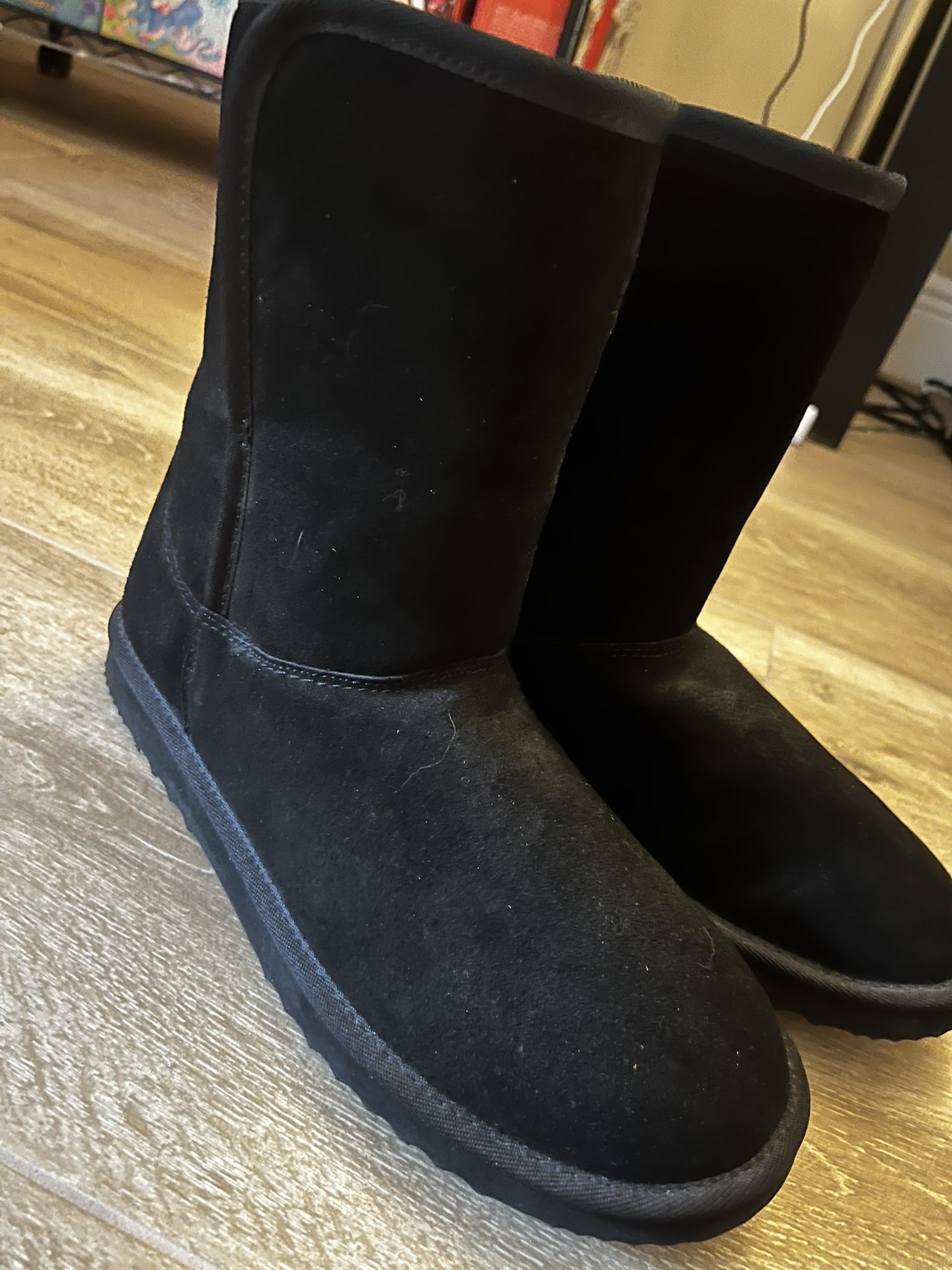 Black Suede Cozy Boots Size 11 β Like New $15