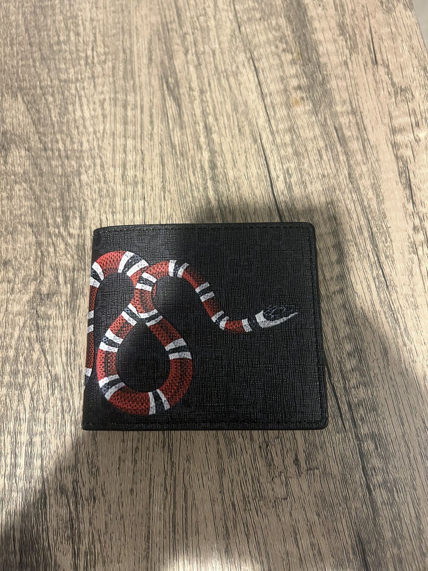Men’s Snake Design Bifold Wallet