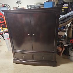 Entertainment center