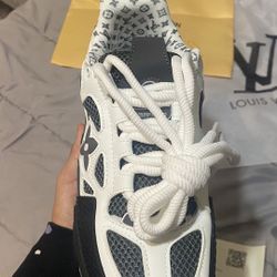 LV Stakes Black/grey