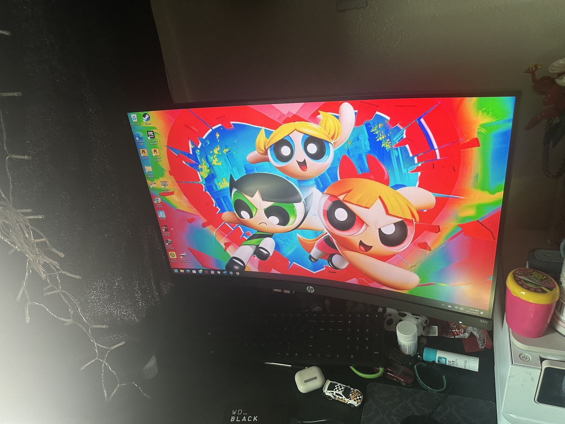 Gaming Monitor With Desktop