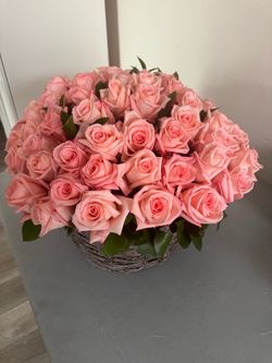 Pink Roses flower arrangement