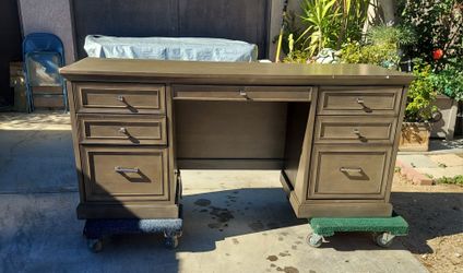 OFFICE DESK