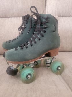 💚Moonlight Roller Skates Emerald City – Size 5 roller skates (fits women's 6.5)– Worn Once + Extra Wheels💚