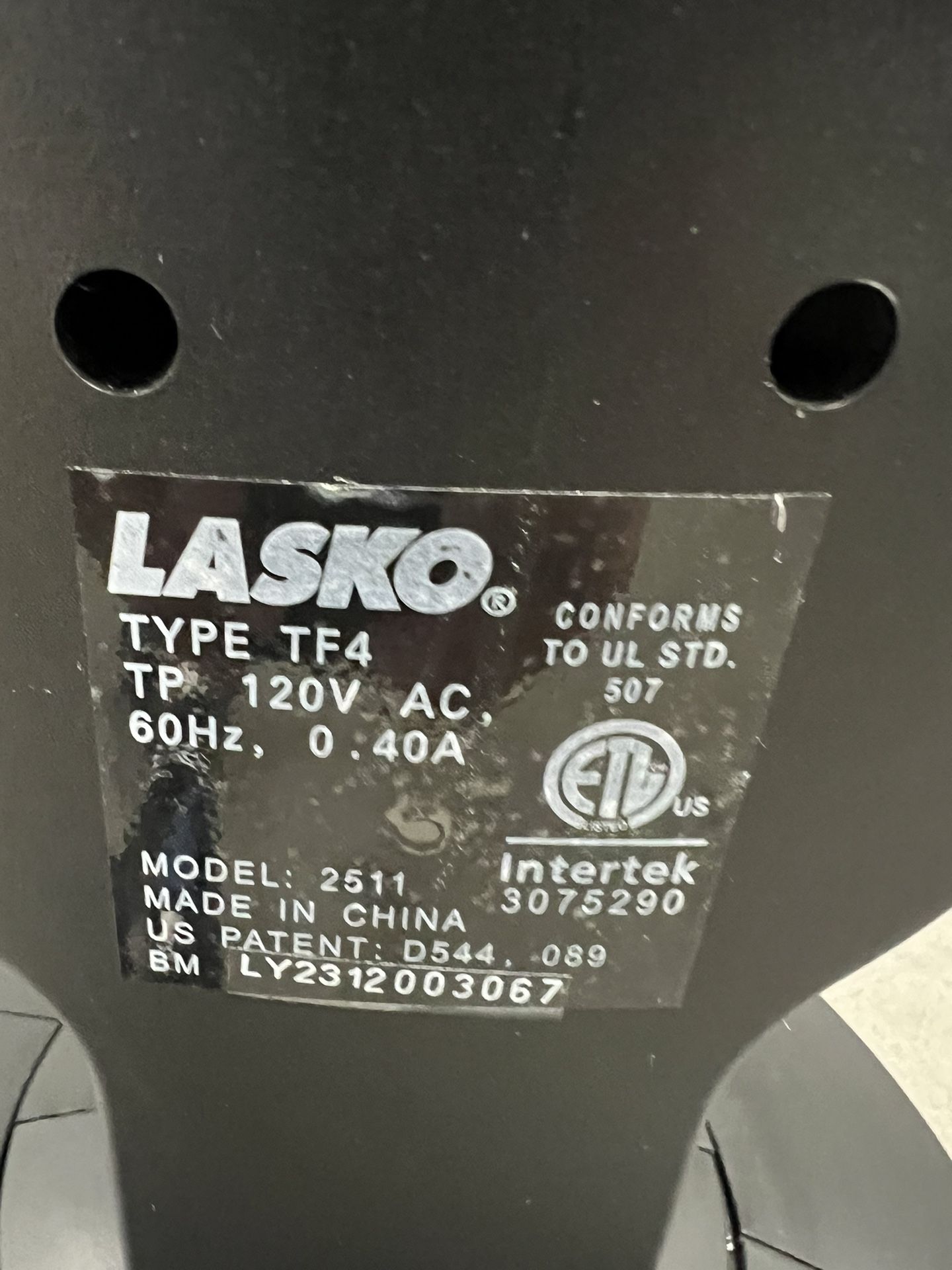 Lasko 2511 36” Oscillating Fan for Sale in Hackensack, NJ - OfferUp