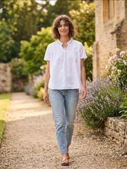 Summer Weatherly white cotton blouse Split neckline Soft collar Empire seam Sz M