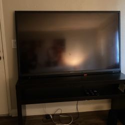 Tv 55 Inch Flatscreen And Tv Stand Must Sell Moveing 450$ Obf