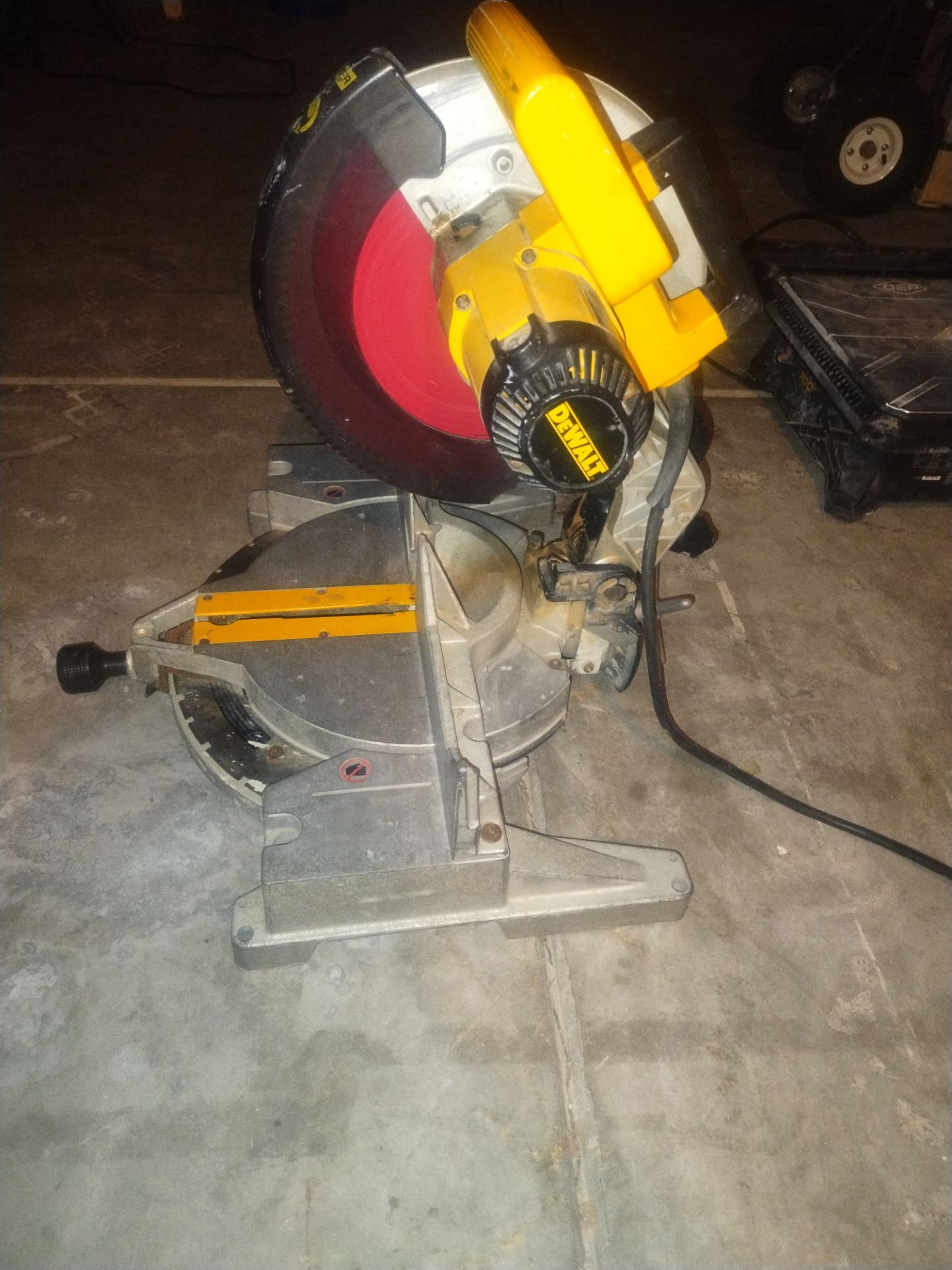 12 inch DeWalt General purpose miter saw