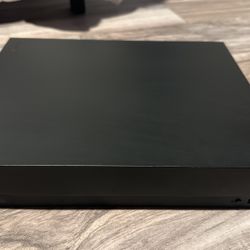 Xbox one X Pro 1TB