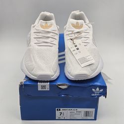 Adidas Swift Run 22 W Womens 7.5 White Copper Metallic Shoes Sneakers Low GZ4973