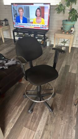 Adjustable office stool