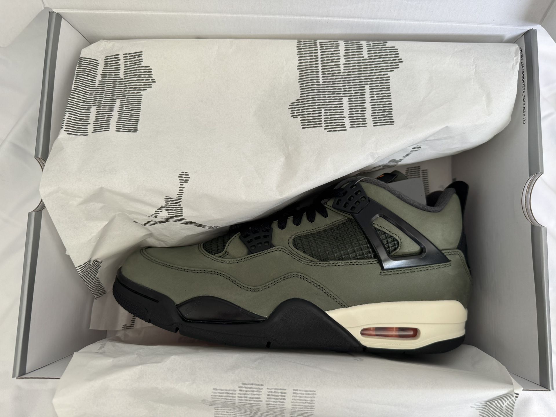 Jordan 4 Retro Undefeated