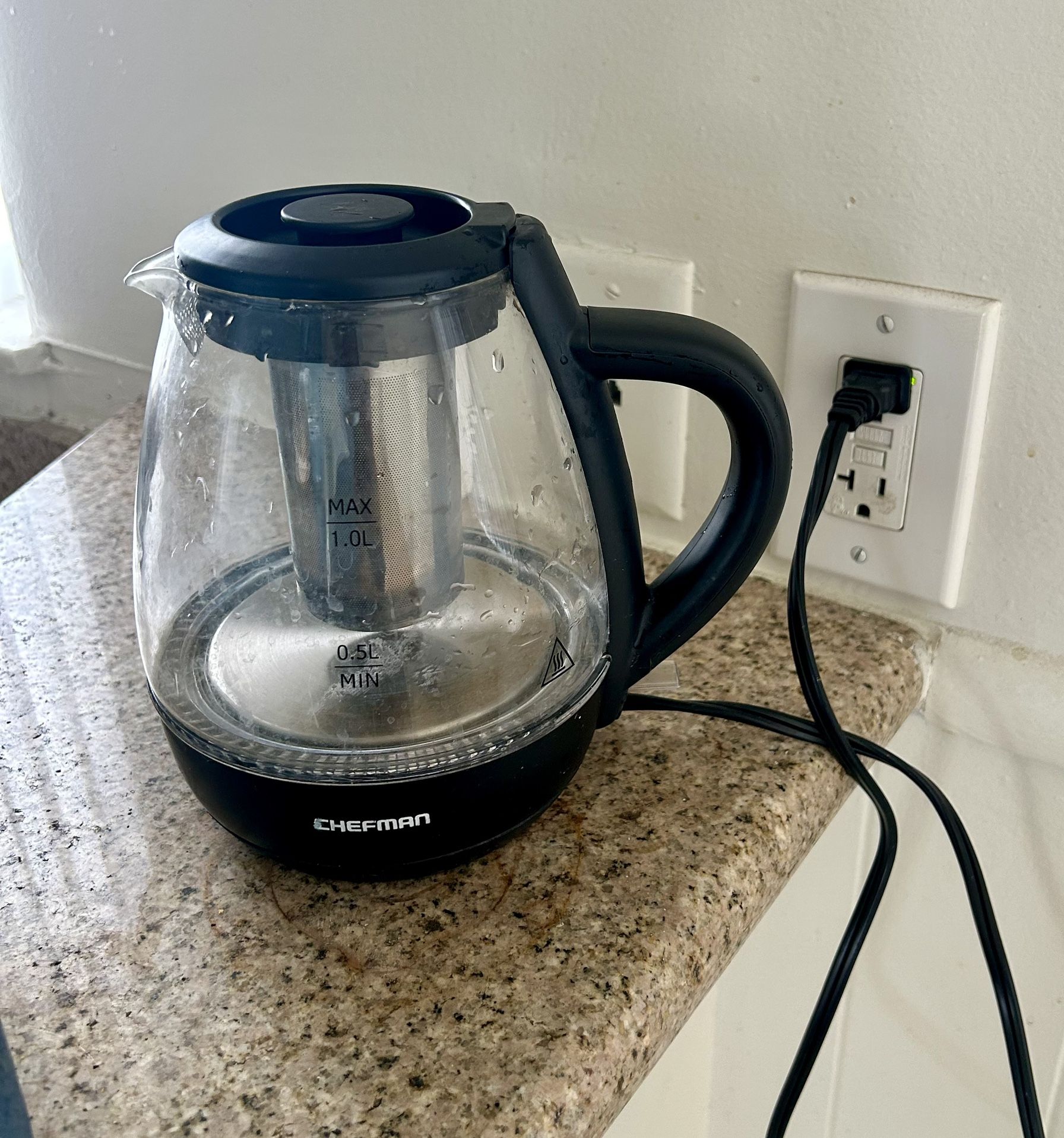 electric kettle with tea infuser