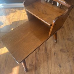 Small Antique brown table hutch in good condition
