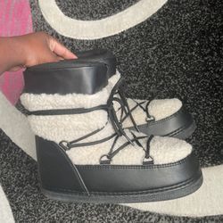 Mens Size 9 Boots 