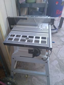Benchtop Router Table with Fence