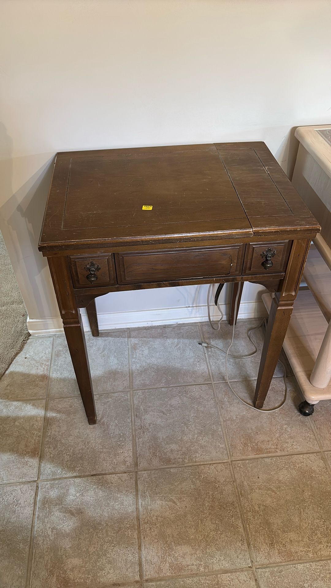 Singer Table With Sewing machine