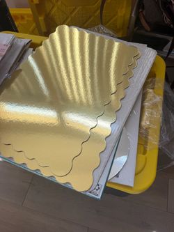 Gold Scalloped Sheet Cake Boards / Drums