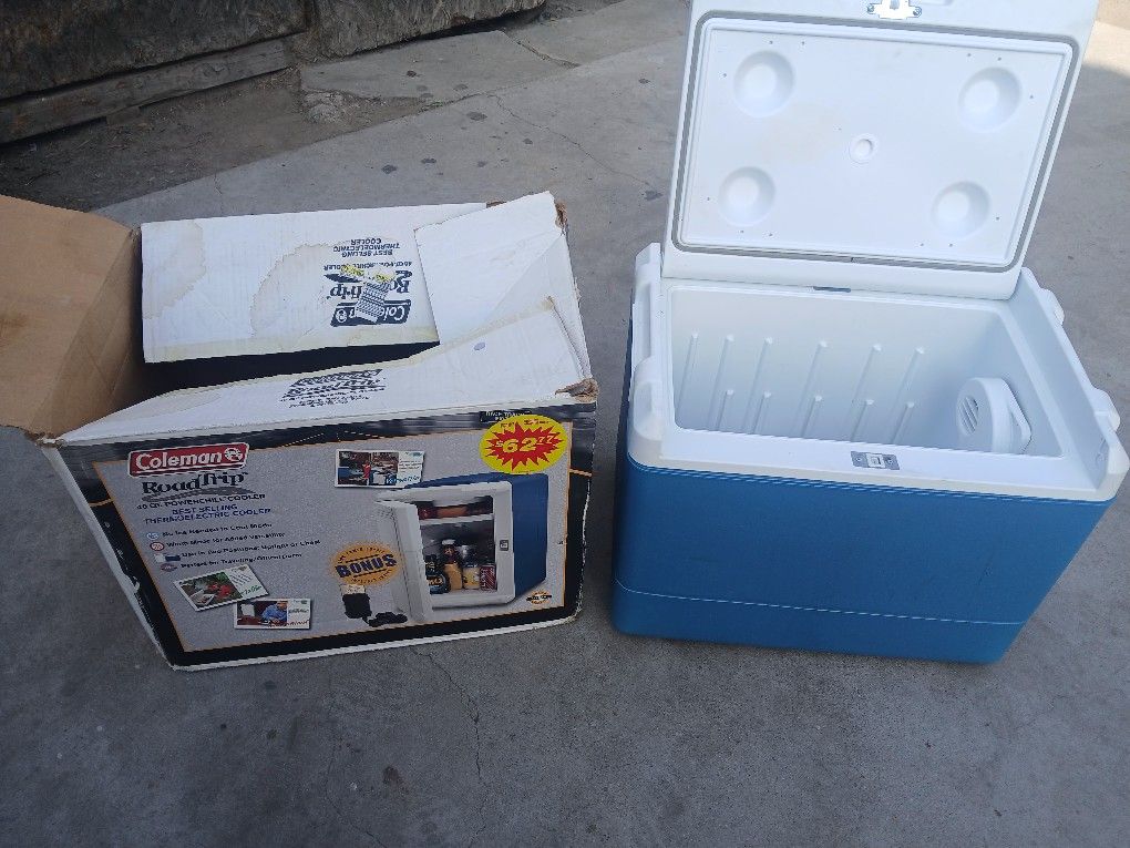 COLEMAN RV COOLER