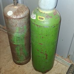 Oxygen/ acetylene tanks