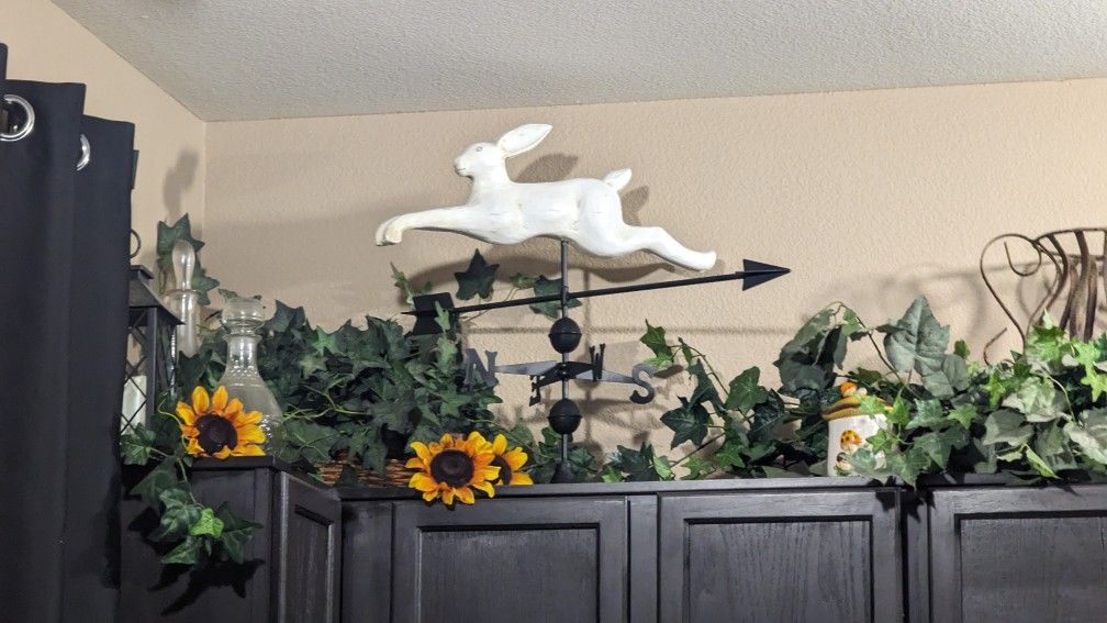 Sean Conway White Rabbit Weathervane Vintage Shabby Chippy